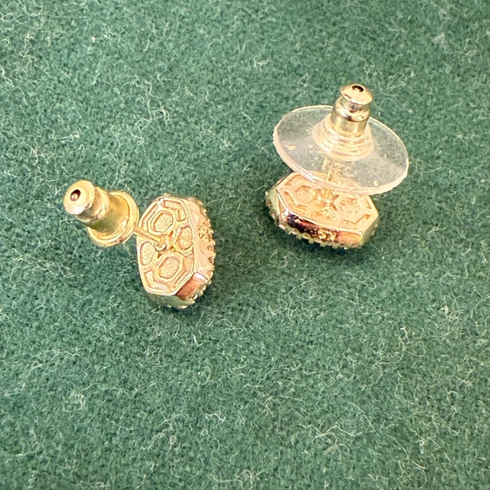 Kendra Scott Cade Stud Earrings – Black Opaque Glass & Gold - Picture 4 of 7